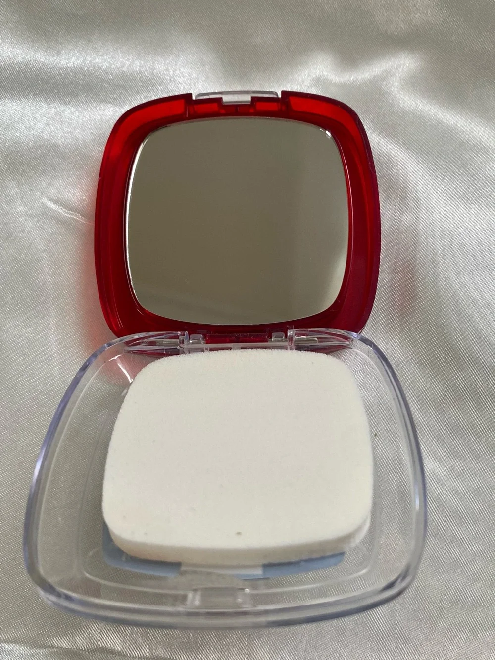 L'Oreal Infallible Fresh Wear 24-Hour Foundation Powder in Ivory - NWT